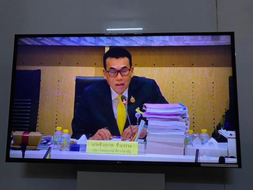 นายชีวะภาพ ชีวะธรรม ประธานคณะกรรมาธิการ